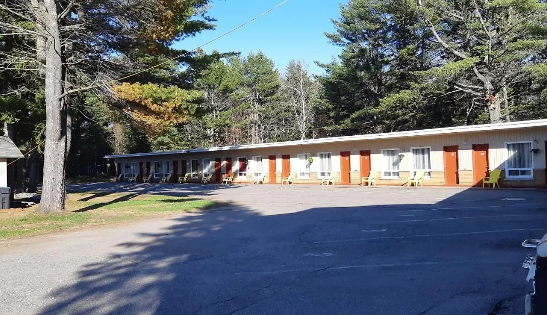 Pine Grove Motel-1